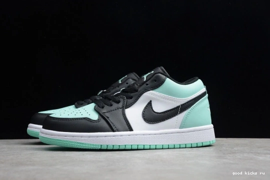 553558-117 Low Emerald 1 553558-117 Toe Jordan 0415